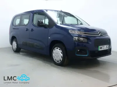 Usado Citroën e-Berlingo Feel 100 kW (136 CV) 2022 Azul Monovolumen
