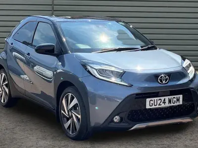 Used Toyota Aygo X 72 HP (52 kW) 2024 Grey SUV