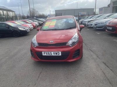 Begagnad Kia Rio Air 2015 Röd Halvkombi