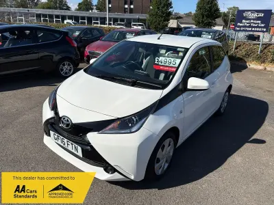 Used Toyota Aygo X-play 69 HP (50 kW) 2016 White Hatchback