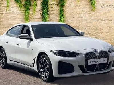 Usado BMW i4 M Sport 246 kW (335 CV) 2025 Blanco Berlina