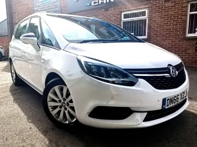 Used Vauxhall Zafira Tourer Design Edition 140 HP (102 kW) 2016 White MPV