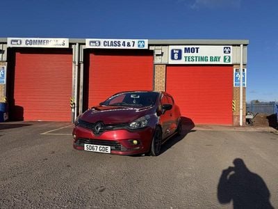 Used Renault Clio IV Dynamique 90 HP (66 kW) 2017 Red Hatchback