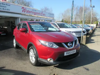 Used Nissan Qashqai Acenta 115 HP (84 kW) 2015 Red SUV