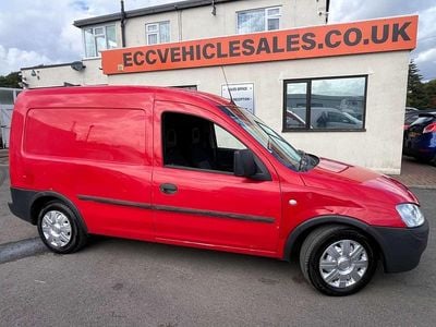 Red Used 2010 Vauxhall Combo MPV | £1,995 (Super price)