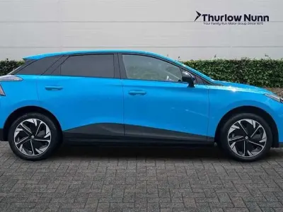 Begagnad MG MG4 EV Trophy 319 kW (435 HK) 2023 Blå Halvkombi