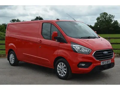 Used Ford Transit Custom Limited 130 HP (95 kW) 2022 Red Van