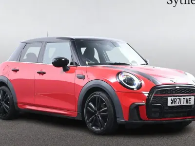 Usado Mini Cooper Hatch 134 CV (98 kW) 2021 Rojo Utilitario