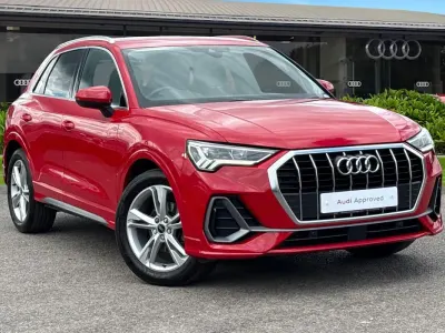 Używany Audi Q3 S-Line 150 KM (110 kW) 2022 Czerwony SUV