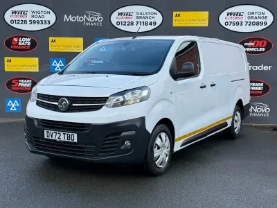 Used Vauxhall Vivaro 100 HP (73 kW) 2022 White MPV