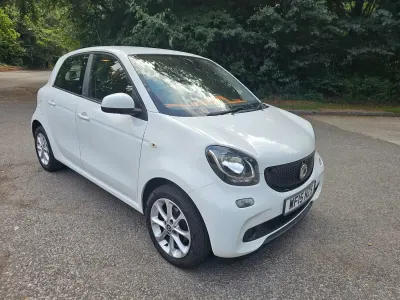 Used Smart ForFour Passion 71 HP (52 kW) 2015 White Hatchback