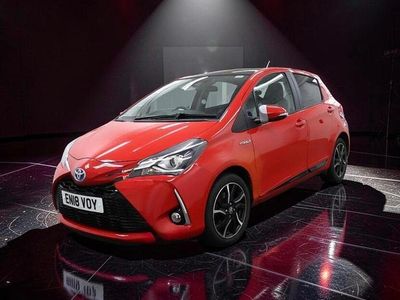 Used Toyota Yaris Hybrid Design 2018 Red Hatchback