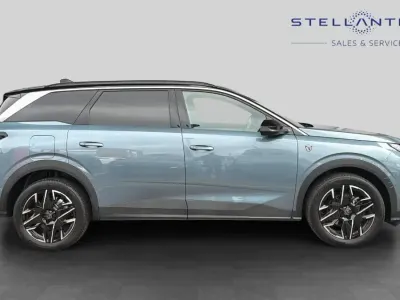 Second-hand Peugeot 5008 GT 134 CP (98 kW) 2024 Albastru SUV