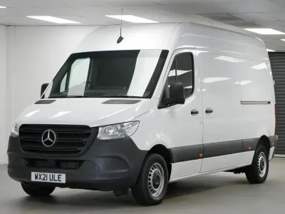 Used Mercedes Sprinter Progressive 143 HP (105 kW) 2021 White Van