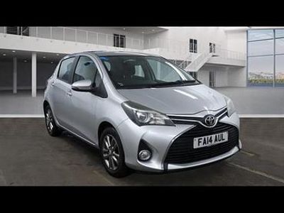 Begagnad Toyota Yaris 99 HK (72 kW) 2014 Silver Halvkombi