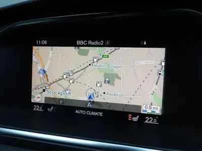 Begagnad Volvo V40 Inscription 150 HK (110 kW) 2019 Guld Halvkombi
