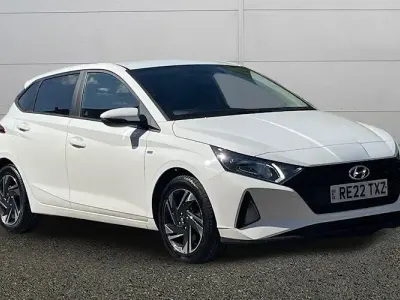 Używany Hyundai i20 SE 101 KM (74 kW) 2022 Biały Hatchback