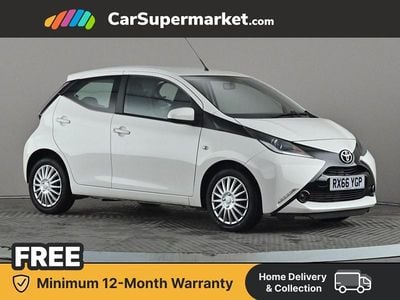 Used Toyota Aygo X-play 2016 White Hatchback