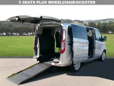 Used Ford Tourneo Titanium 130 HP (95 kW) 2022 Silver MPV