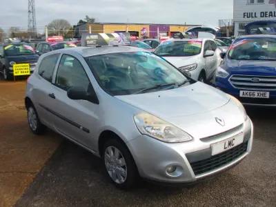 Used Renault Clio Extreme 73 HP (53 kW) 2009 Silver Hatchback