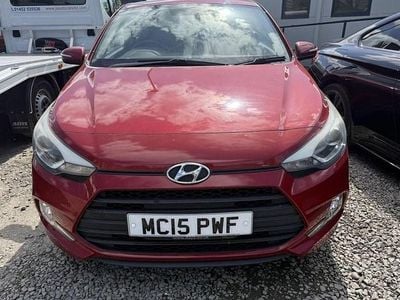 Used Hyundai i20 SE 84 HP (61 kW) 2015 Red Coupe