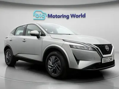 Używany Nissan Qashqai Acenta Premium 140 KM (102 kW) 2023 Srebrny SUV
