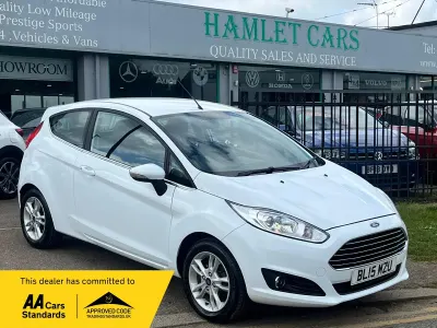 Used Ford Fiesta Zetec 82 HP (60 kW) 2015 White Hatchback