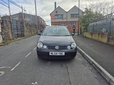 Used VW Polo 75 HP (55 kW) 2004 Black Hatchback