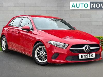 Begagnad Mercedes A180 Executive 134 HK (98 kW) 2019 Röd Halvkombi