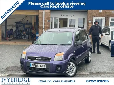 Used Ford Fusion Zetec 99 HP (72 kW) 2006 Purple Hatchback