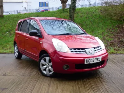 Używany Nissan Note Tekna 110 KM (80 kW) 2008 Czerwony Hatchback