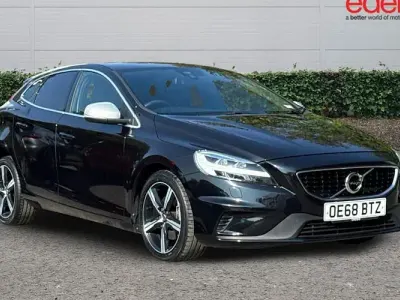 Used Volvo V40 R-Design 122 HP (89 kW) 2018 Black Hatchback