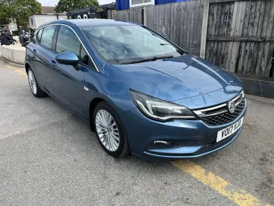 Used Vauxhall Astra Elite 136 HP (100 kW) 2017 Blue Hatchback