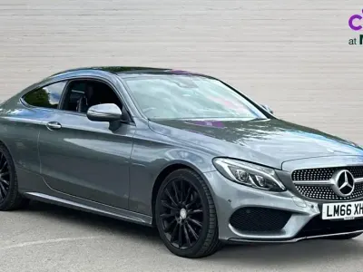 Usado Mercedes C250 AMG Line Premium 204 HP (150 kW) 2016 Cinzento Coupé