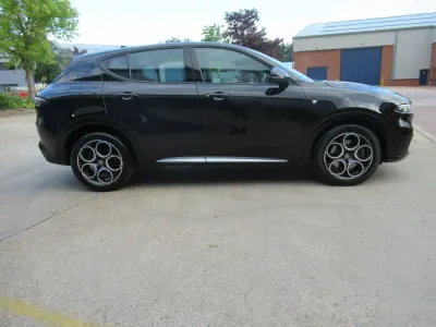 Begagnad Alfa Romeo Tonale Ti 2023 Svart SUV