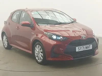 Second-hand Toyota Yaris Hybrid 116 CP (85 kW) 2021 Roșu Hatchback