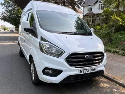 Used Ford Transit Custom Limited 130 HP (95 kW) 2022 White Van