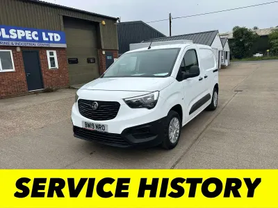 Used Vauxhall Combo Edition 100 HP (73 kW) 2019 White MPV