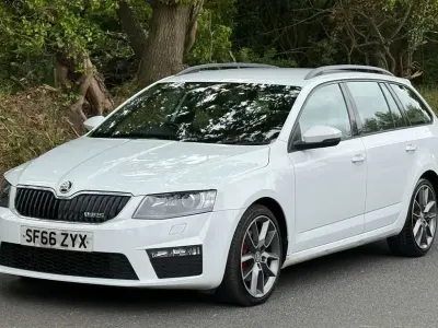 Used Skoda Octavia vRS 184 HP (135 kW) 2016 White Estate