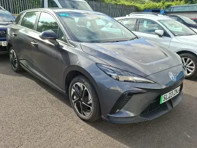 Używany MG MG4 EV SE 125 kW (170 KM) 2023 Szary Hatchback