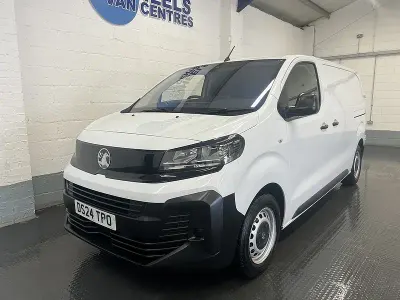 Used Vauxhall Vivaro S 120 HP (88 kW) 2024 White MPV