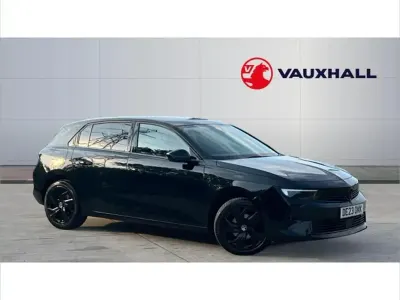 Second-hand Vauxhall Astra 130 CP (95 kW) 2023 Negru Hatchback