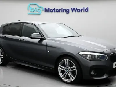 Begagnad BMW 120 M Sport 190 HK (139 kW) 2019 Grå Halvkombi