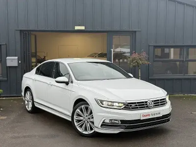 Used VW Passat R-line 204 HP (150 kW) 2024 White Estate
