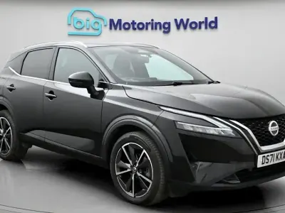 Używany Nissan Qashqai S 140 KM (102 kW) 2022 Czarny SUV