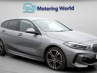 Używany BMW 118 M Sport 136 KM (100 kW) 2023 Szary Hatchback