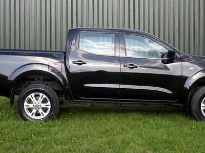 Black Used 2021 Nissan Navara Acenta Pickup | £15,995 (Fair price)