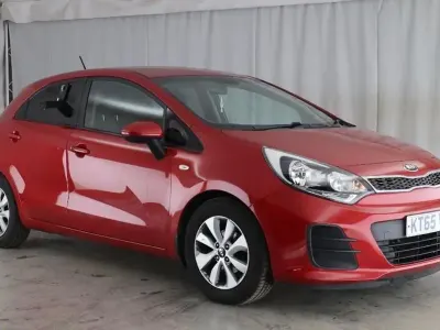 Used Kia Rio 84 HP (61 kW) 2016 Red Hatchback