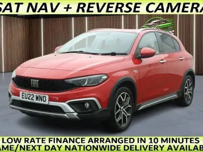 Begagnad Fiat Tipo Red 100 HK (73 kW) 2022 Röd Halvkombi