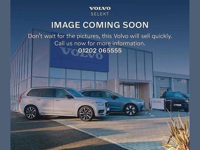Usado Volvo XC40 Ultra 194 HP (142 kW) 2025 Preto SUV